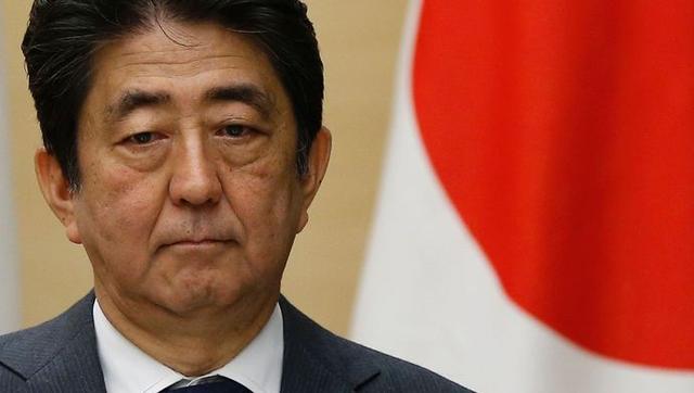 犹豫半年，日本突然作出决定，民众聚集首相官邸抗议