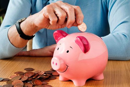 年轻人@不是“负翁”就是月光族 年轻人的钱花哪了？