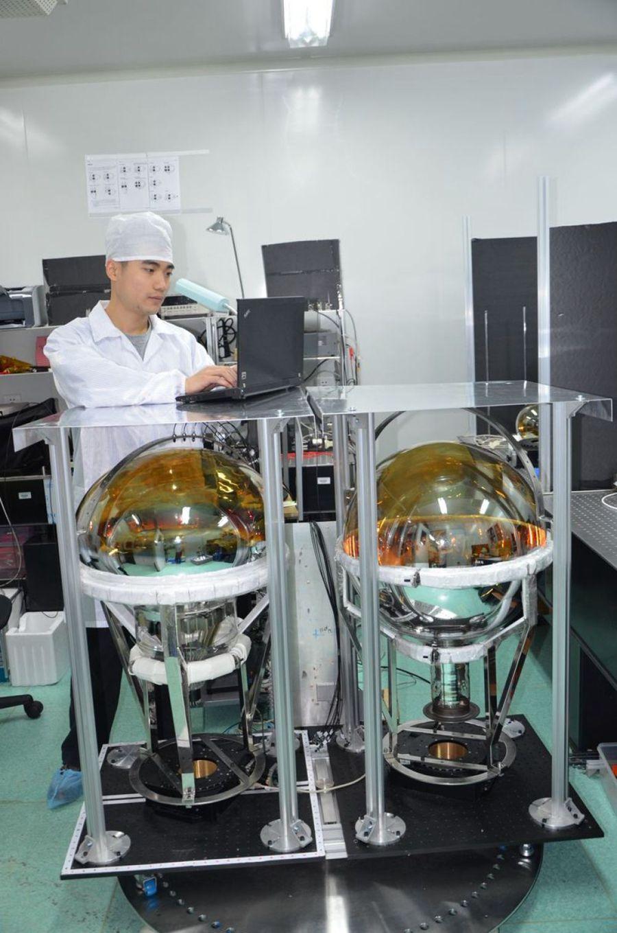 求解“幽灵粒子”之谜，中国建造12层楼高玻璃球