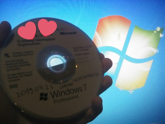服役10年的Windows7“寿终正寝” 网友花式祭奠
