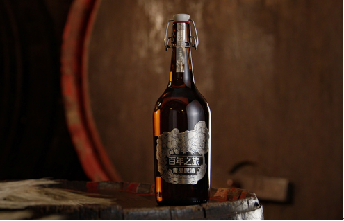 这瓶高格调的“琥珀金”，青岛啤酒百年之旅为何能成为酒友们的心头好？