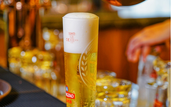 听说，青岛啤酒在金庸的江湖里开了家酒吧  TSINGTAO1903开启时尚古城新业态