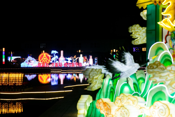 宜宾“华灯初上” 五粮液盛装迎中国国际名酒博览会 宜宾“华灯初上” 五粮液盛装迎中国国际名酒博览会