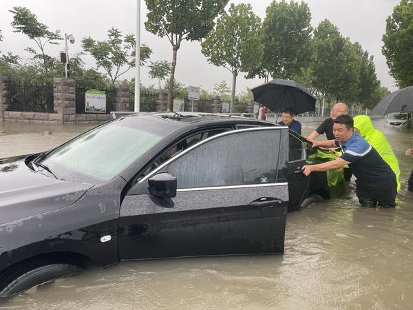河南暴雨，车辆被淹，保险公司赔不赔？