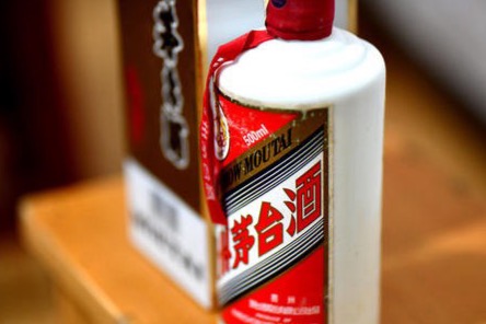 贵州茅台重新站上1800元 机构称“白酒整体表现平稳”