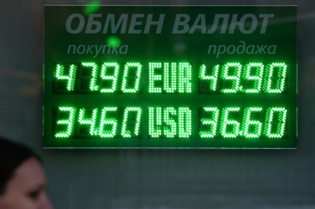 卢布迅速贬值，俄罗斯电子产品暴涨30%！有钱难买iPhone13