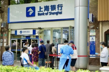 上海重启，银行忙“爆”了！多家网点宣布最新措施