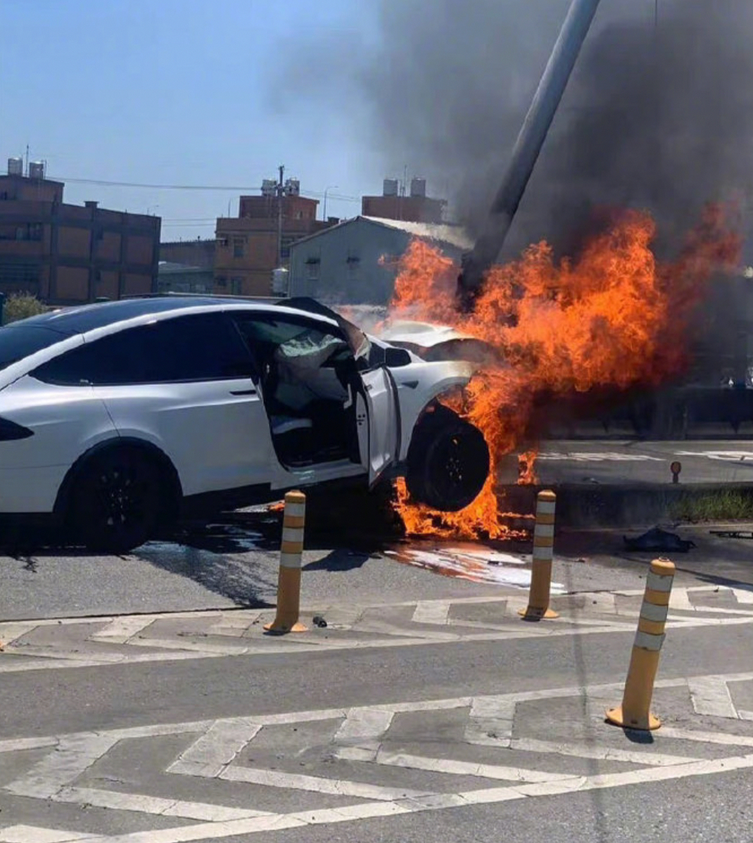 林志颖驾Model X自撞起火，特斯拉类似事故频发